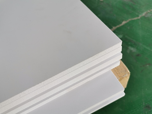 Flat 4x8ft 18mm Furniture PVC Foam Board With Smooth Surface